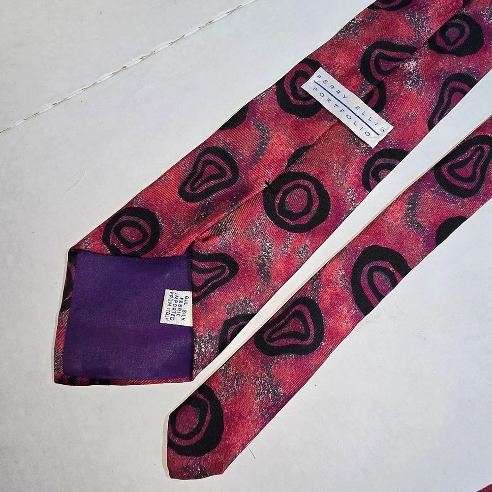 VINTAGE Perry‎ Ellis Portfolio Imported Silk Men's Tie Reddish Pink Abstract